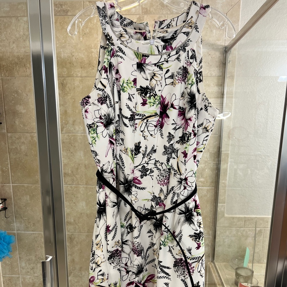 White floral dress size 12 from White House, Black market. Great for weddings